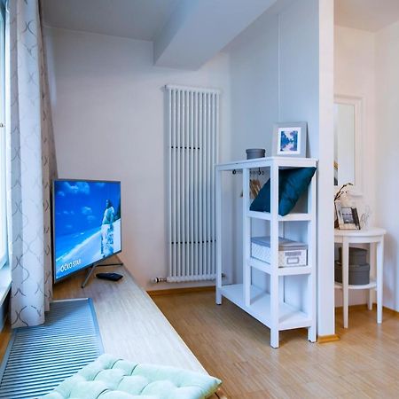 Modern Apartment Charvatova Прага Экстерьер фото
