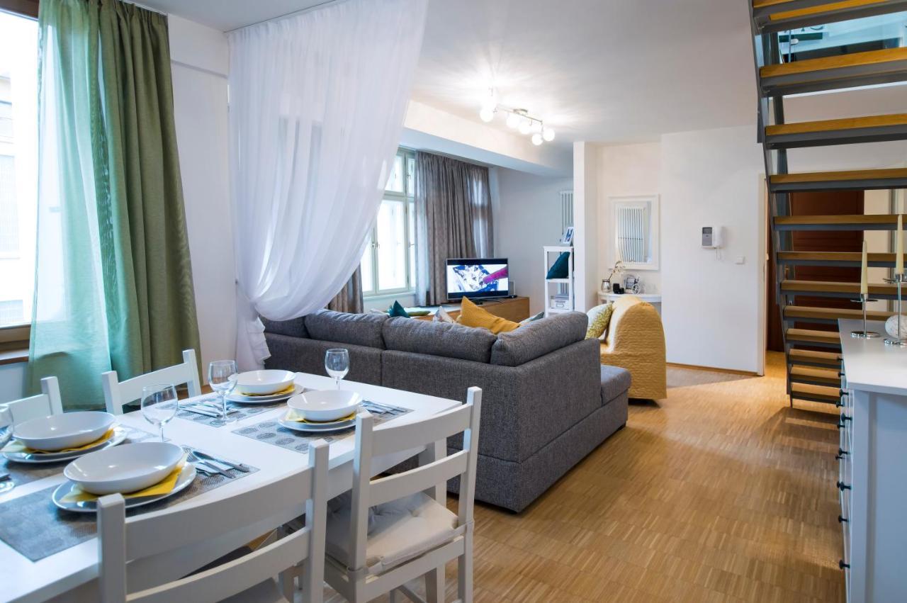 Modern Apartment Charvatova Прага Экстерьер фото
