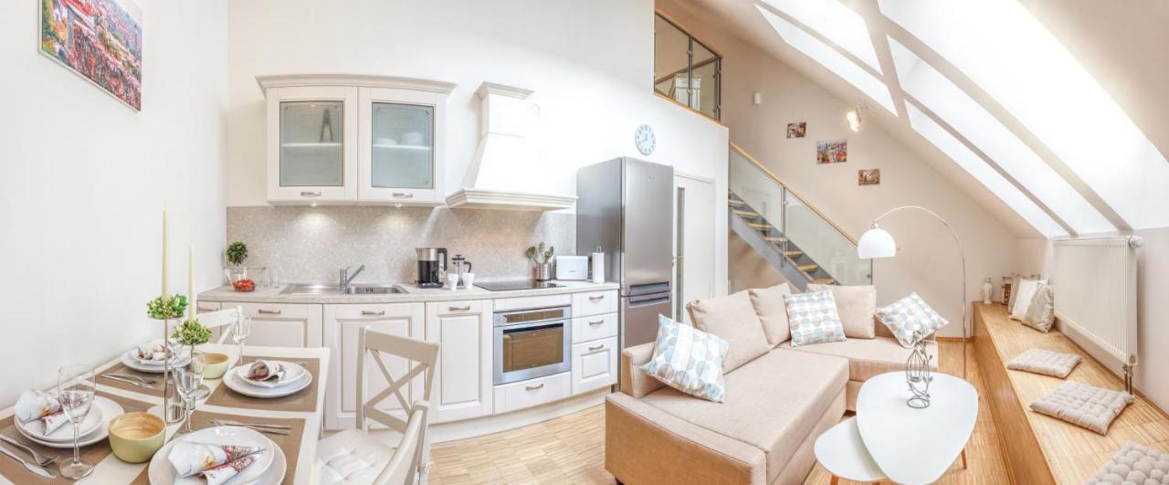 Modern Apartment Charvatova Прага Экстерьер фото