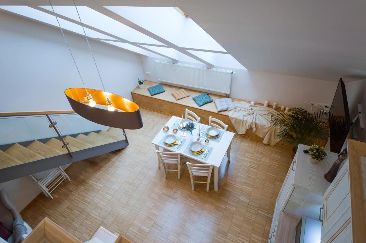 Modern Apartment Charvatova Прага Экстерьер фото