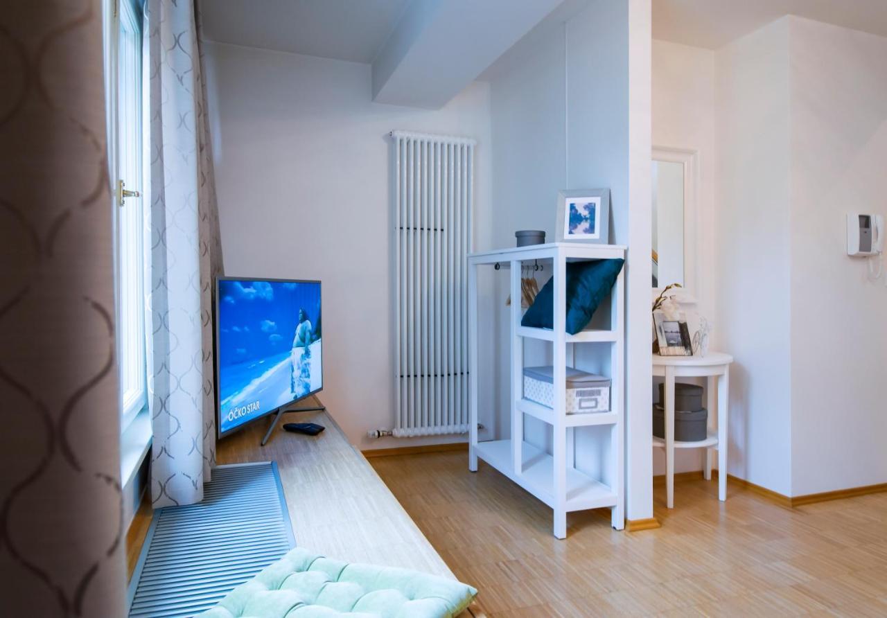 Modern Apartment Charvatova Прага Экстерьер фото