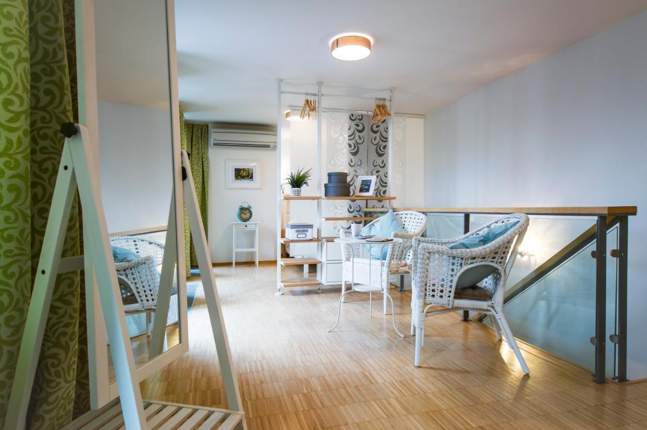 Modern Apartment Charvatova Прага Экстерьер фото