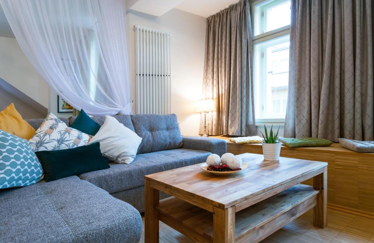 Modern Apartment Charvatova Прага Экстерьер фото