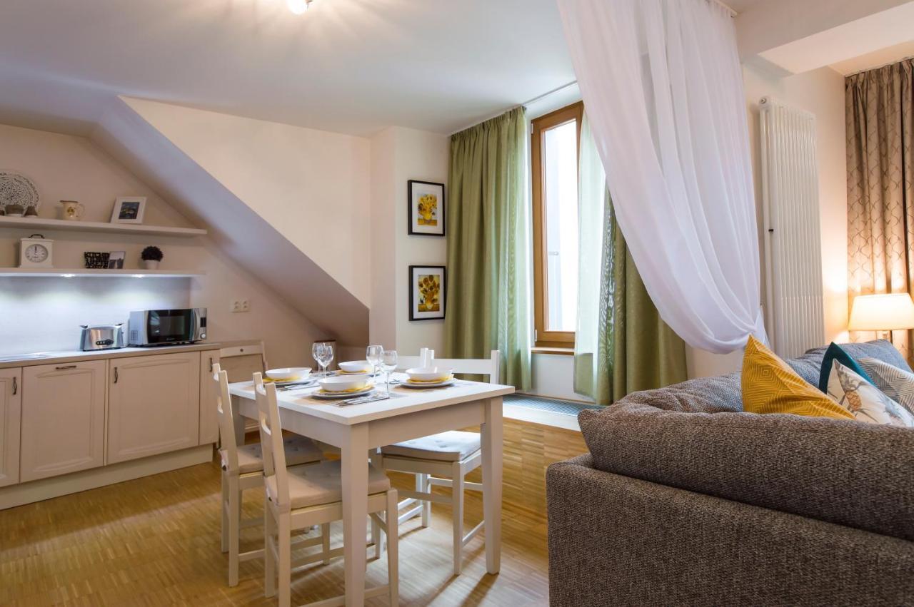 Modern Apartment Charvatova Прага Экстерьер фото