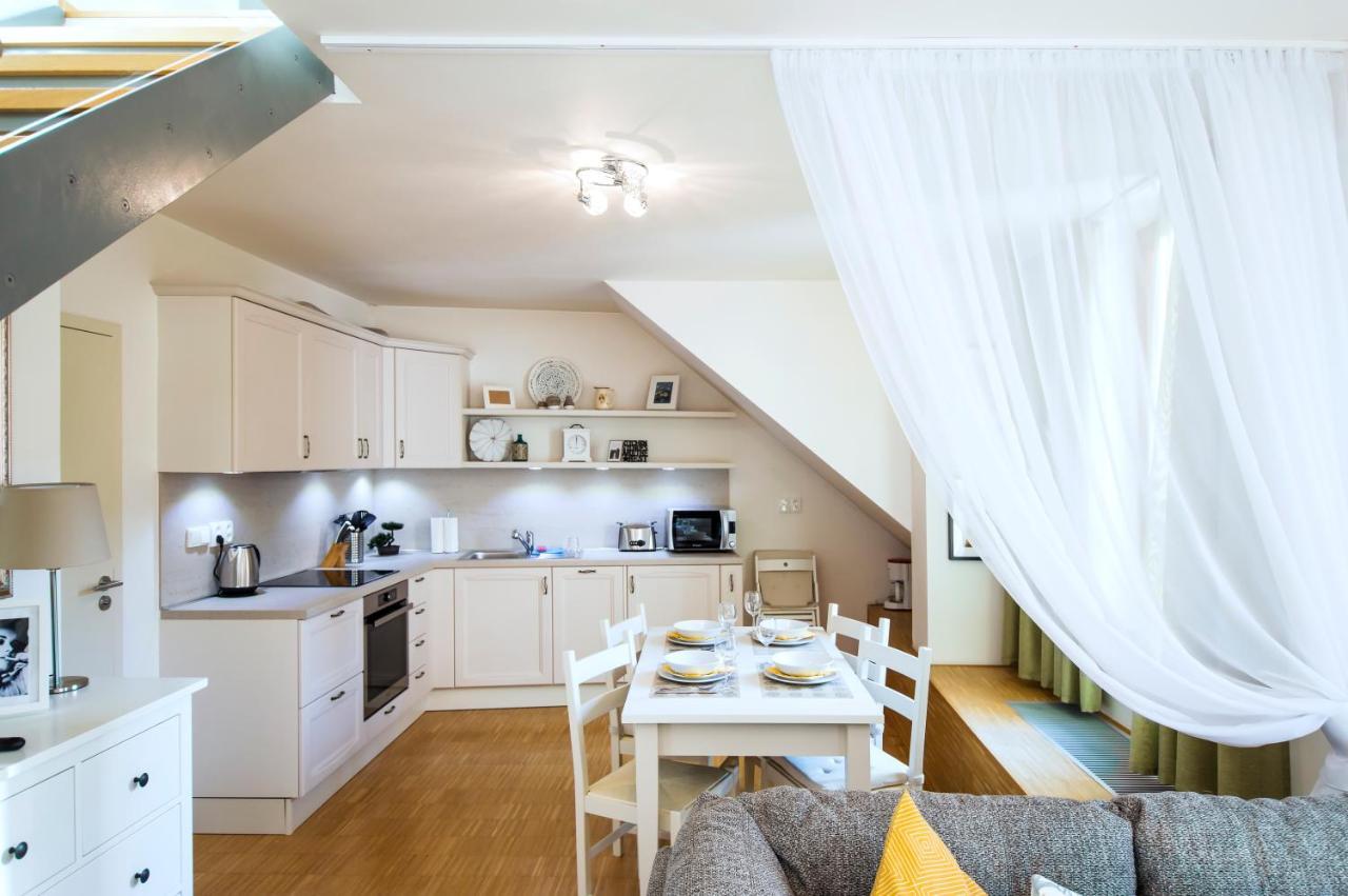 Modern Apartment Charvatova Прага Экстерьер фото
